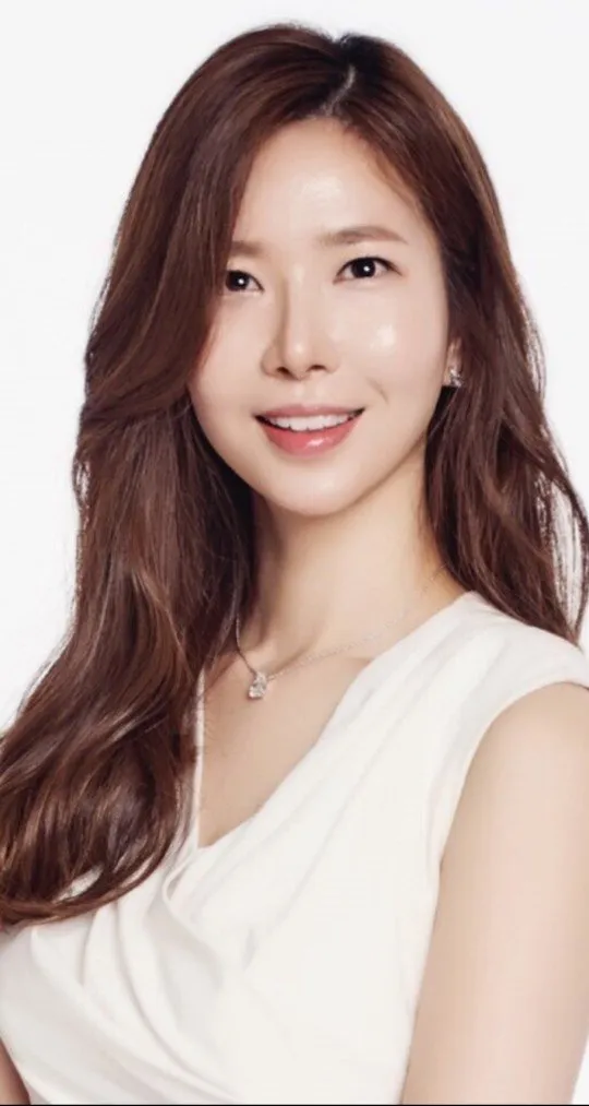 K-Around Founder Uni Hong (홍정윤)